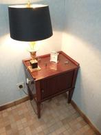 Paire Meubles de chevets style Louis XVI - Porte coulissante, Huis en Inrichting, Slaapkamer | Nachtkastjes, Ophalen