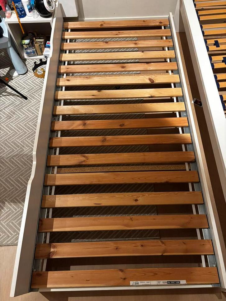 IKEA ODDA bedlade — ingebouwde boxspring 90x200, Huis en Inrichting, Slaapkamer | Matrassen en Bedbodems, Zo goed als nieuw, Bedbodem