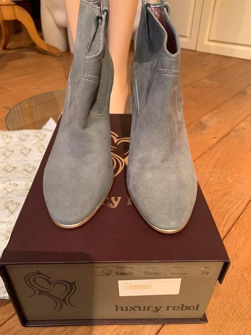 Luxury Rebel - bottines en daim gris clair - taille 39, Vêtements | Femmes, Chaussures, Neuf, Boots et Botinnes, Gris, Enlèvement