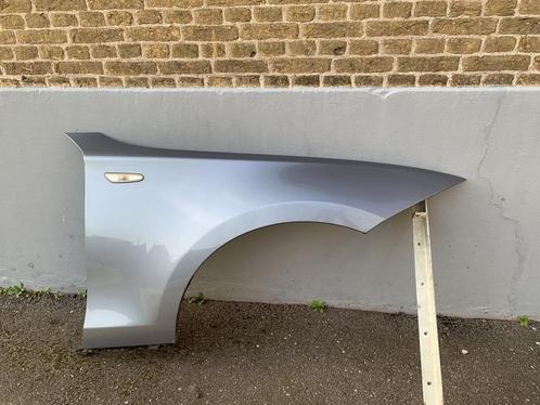spatbord rechts BMW 1 serie E81 E87 2003 tot 2013 lichtblauw, Auto-onderdelen, Carrosserie, Spatbord, BMW, Gebruikt, Ophalen of Verzenden