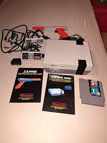 Nintendo NES met zapper en game, Enlèvement ou Envoi, Utilisé