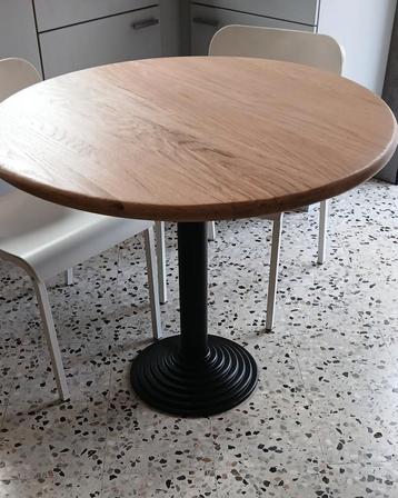 Table à manger ronde en chêne avec pied en métal, Maison & Meubles, Tables | Tables à manger, Enlèvement, Comme neuf