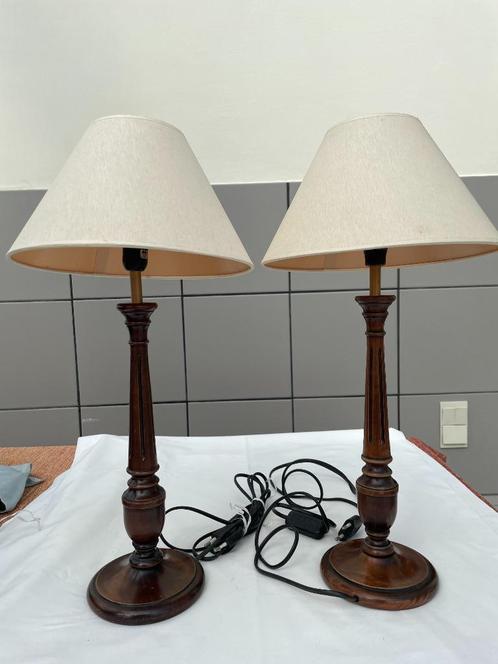 1 paar stijlvolle en identieke eikenhouten tafellampen, Huis en Inrichting, Lampen | Tafellampen, Gebruikt, Minder dan 50 cm, Hout