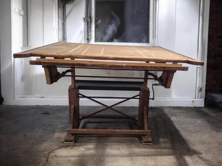 vintage houten industriële tekentafel / architectentafel, Antiek en Kunst, Antiek | Meubels | Tafels, Ophalen of Verzenden