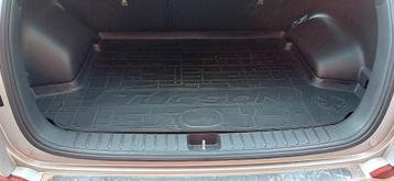 A vendre tapis de coffre + tapis intérieur en caoutchouc  beschikbaar voor biedingen