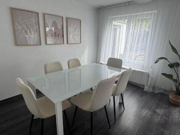 Table en verre état neuf, possibilité d'agrandir/allonger beschikbaar voor biedingen