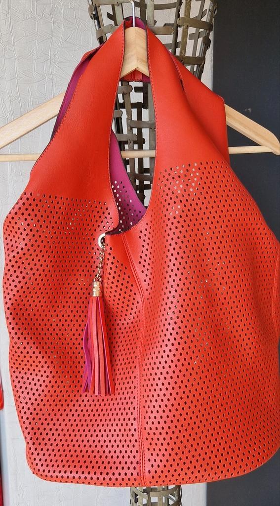 Grand sac cabas, Bijoux, Sacs & Beauté, Sacs | Sacs Femme, Comme neuf, Rouge, Enlèvement ou Envoi