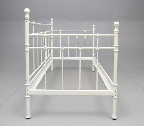 Wit bedframe – IKEA TROMSNES (90x200 cm), Huis en Inrichting, Slaapkamer | Bedden, Eenpersoons, Wit, Ophalen