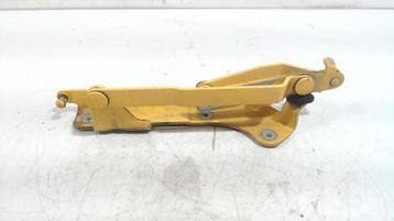 CHARNIERE DE CAPOT DROIT Abarth 500C / 595C / 695C, Utilisé, Autres marques automobiles