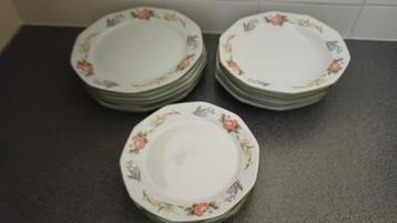6 assiettes plates, assiettes creuses, assiettes à dessert d, Enlèvement ou Envoi
