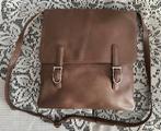 DELVAUX tasmodel Kot Kot taupe leer, Ophalen of Verzenden, Zo goed als nieuw, Leer