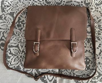 Sac DELVAUX modèle Kot Kot cuir taupe, Enlèvement ou Envoi, Comme neuf, Cuir