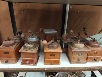 Oude koffiemolens  beschikbaar voor biedingen