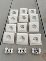 Niko PR20 creme inbouw stopcontact tweepolig + aardpen, Ophalen of Verzenden