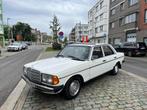 Mercedes - Benz W123 200D Oldtimer Gekeurd met carpass, Autos, Mercedes-Benz, Série 200, 4 portes, Entreprise, Boîte manuelle