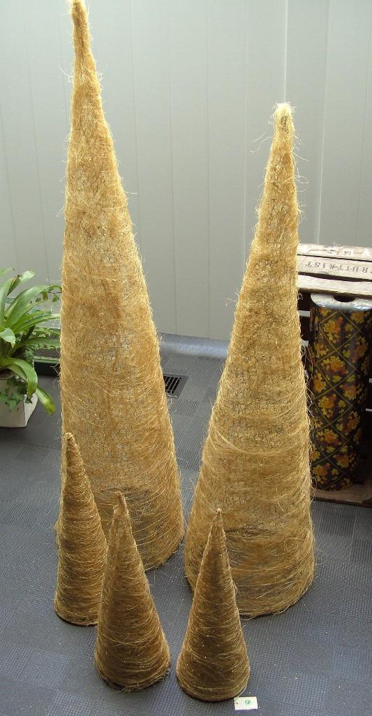PIRAMIDE/ DECORATIEPIONNEN 11 STUKS MAAT XL en MEDIUM, Diversen, Kerst, Nieuw, Ophalen of Verzenden