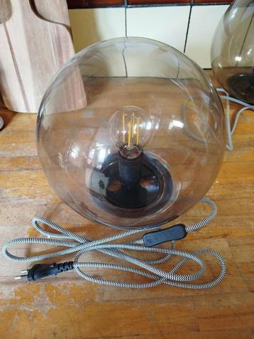 2x Tafellamp/nachtlamp rond, 20 euro voor de 2 beschikbaar voor biedingen
