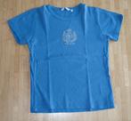 Blauwe T-shirt met zilveren embleem (River Woods) - maat 164, Enfants & Bébés, Vêtements enfant | Taille 164, Comme neuf, Fille