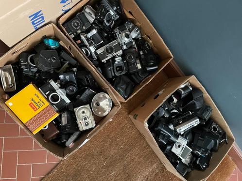 Lot 5 caisses appareils photo et objectifs argentiques, Audio, Tv en Foto, Fotocamera's Analoog, Niet werkend, Spiegelreflex, Canon