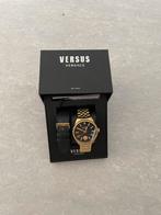 Versace Versus Horloge, Handtassen en Accessoires, Ophalen, Gebruikt, Goud, Goud