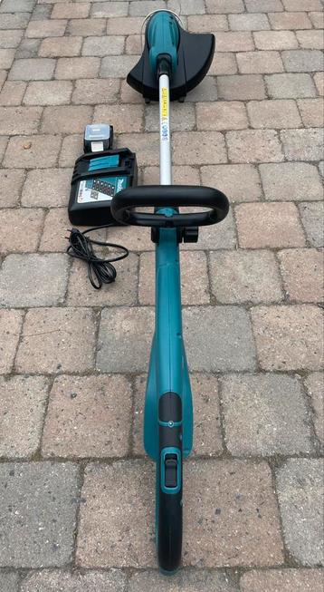 Makita dur181 grastrimmer lxt18v 4Ah oplader dc18rc beschikbaar voor biedingen