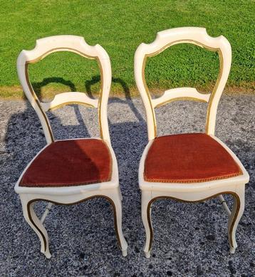 2 chaises blanches styles Napoléon III disponible aux enchères