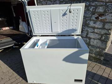 congélateur Valberg 295litre en bonne état beschikbaar voor biedingen