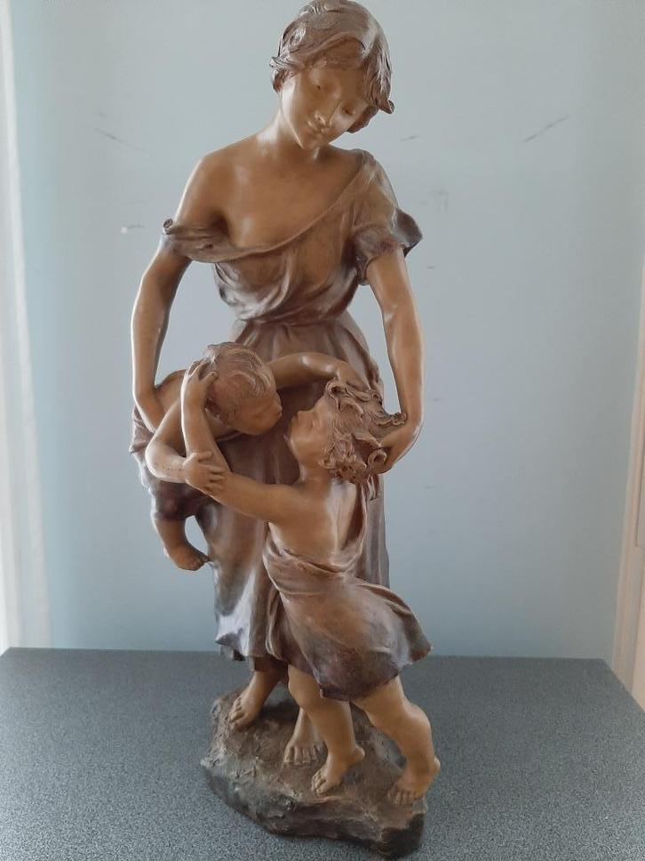 Jonge Moeder met twee kinderen - Terracotta -Luca Madrassi, Antiek en Kunst, Kunst | Beelden en Houtsnijwerken, Ophalen