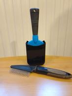 Hondenborstel in houder en kam, Dieren en Toebehoren, Honden-accessoires, Ophalen of Verzenden