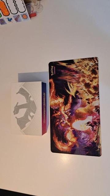  Charizard Ultra Premium Collection Box beschikbaar voor biedingen