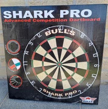 Dartsblok compleet met pijlen 20 & 24gr. beschikbaar voor biedingen