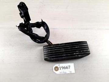 VS700 1985 - 1991 Suzuki Spanningsregelaar D1-36929 beschikbaar voor biedingen