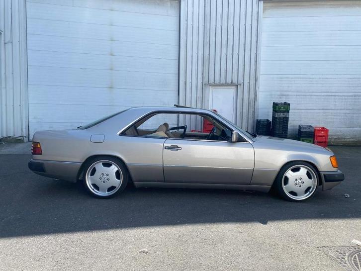 Mercedes ,w124 coupe in showroom staat, Auto's, Mercedes-Benz, Particulier, E-Klasse, ABS, Airbags, Alarm, Centrale vergrendeling