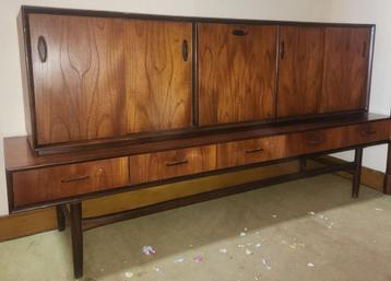 Vintage G Plan teakhouten dressoir uit de jaren 60 beschikbaar voor biedingen