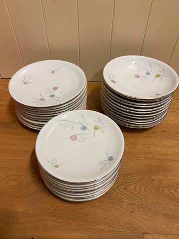 Servies bloemetjes beschikbaar voor biedingen