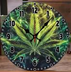 Ronde wandklok van hout Cannabis (25cm), Ophalen of Verzenden, Nieuw, Wandklok