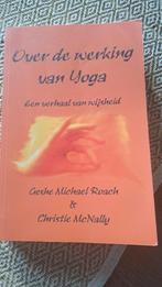 Christie MacNally - Over de werking van Yoga, Comme neuf, Christie MacNally; Gesche Michael Roach, Enlèvement ou Envoi