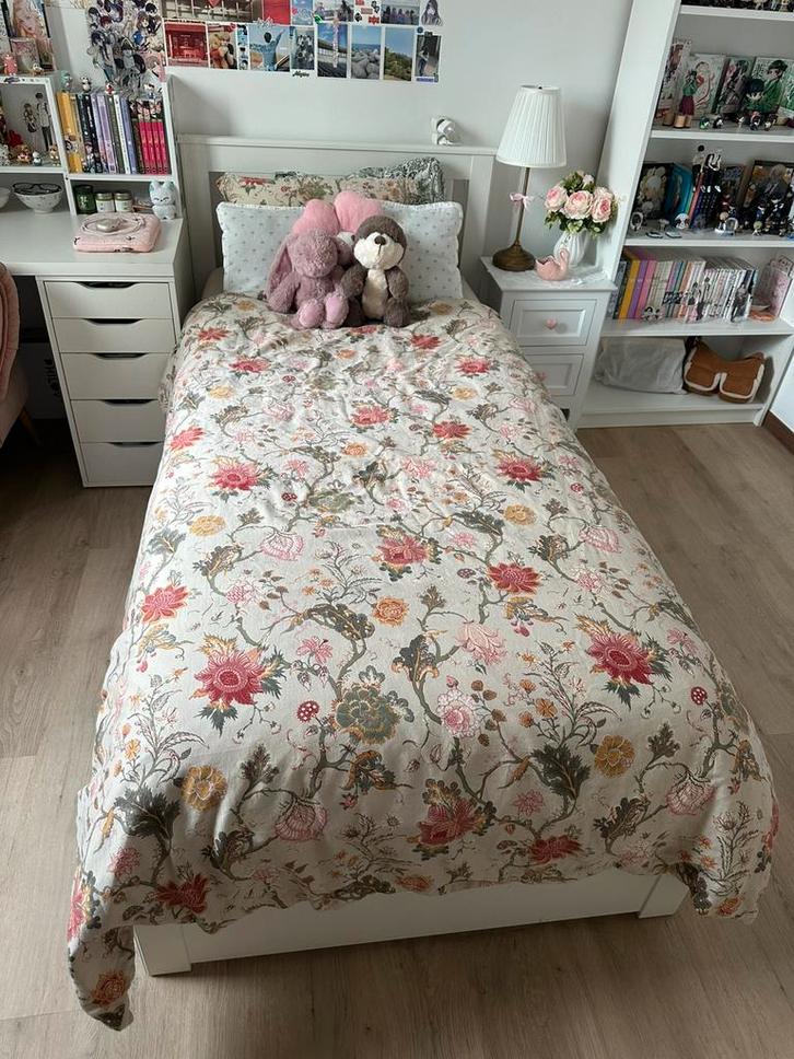 Lit simple IKEA 90x200, Maison & Meubles, Chambre à coucher | Chambres à coucher complètes, Comme neuf, Enlèvement