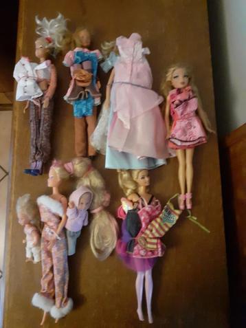 Barbies, livres,  jeux d'intérieur légos vrac  (+/- 1/4kg)