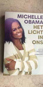 Obama Michelle - boek -Het licht in ons (2022), Comme neuf, Enlèvement ou Envoi, Michelle Obama