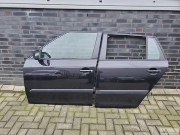 Skoda Fabia 2 2007 - 2013 deur linksvoor zwart €75 compleet beschikbaar voor biedingen