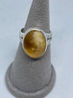Zilveren ring met amber / barnsteen maat 15,5, Bijoux, Sacs & Beauté, Bagues, Avec pierre précieuse, Argent, Femme, 17 à 18
