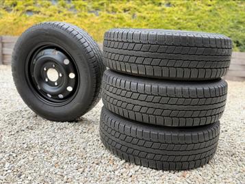 Velgen met winterbanden 225 65 16 C 112/110 Renault Master beschikbaar voor biedingen