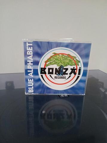 Blauw alfabet - CyberTrance beschikbaar voor biedingen