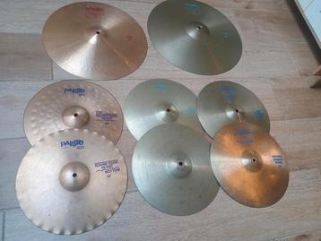 Varia Cymbalen en snaredrums en percussie beschikbaar voor biedingen