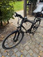 Gespecialiseerde Cross Trail-fiets, 28 inch, Vering, 10 tot 15 versnellingen, Zo goed als nieuw