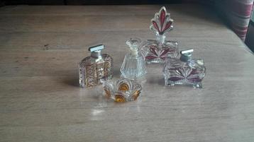 4 flacons à parfum  beschikbaar voor biedingen