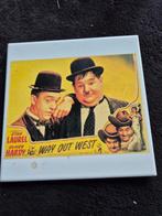 Tegel laurel and hardy, Verzamelen, Beelden en Beeldjes, Verzenden