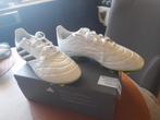 Voetbal schoenen, Sport en Fitness, Ophalen of Verzenden, Zo goed als nieuw, Bal