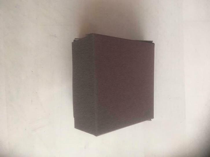 Vierkante doosjes in 2 kleuren UITVERKOOP, Kinderen en Baby's, Kraamcadeaus en Geboorteborden, Nieuw, Kraamcadeau, Ophalen of Verzenden